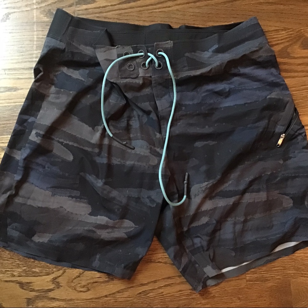 Lululemon boardshorts 9inch inseam sz 34